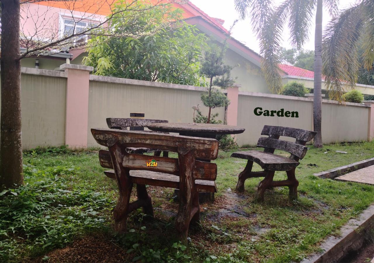 H2H - Cy Botani Vacation House Ipoh Exterior photo